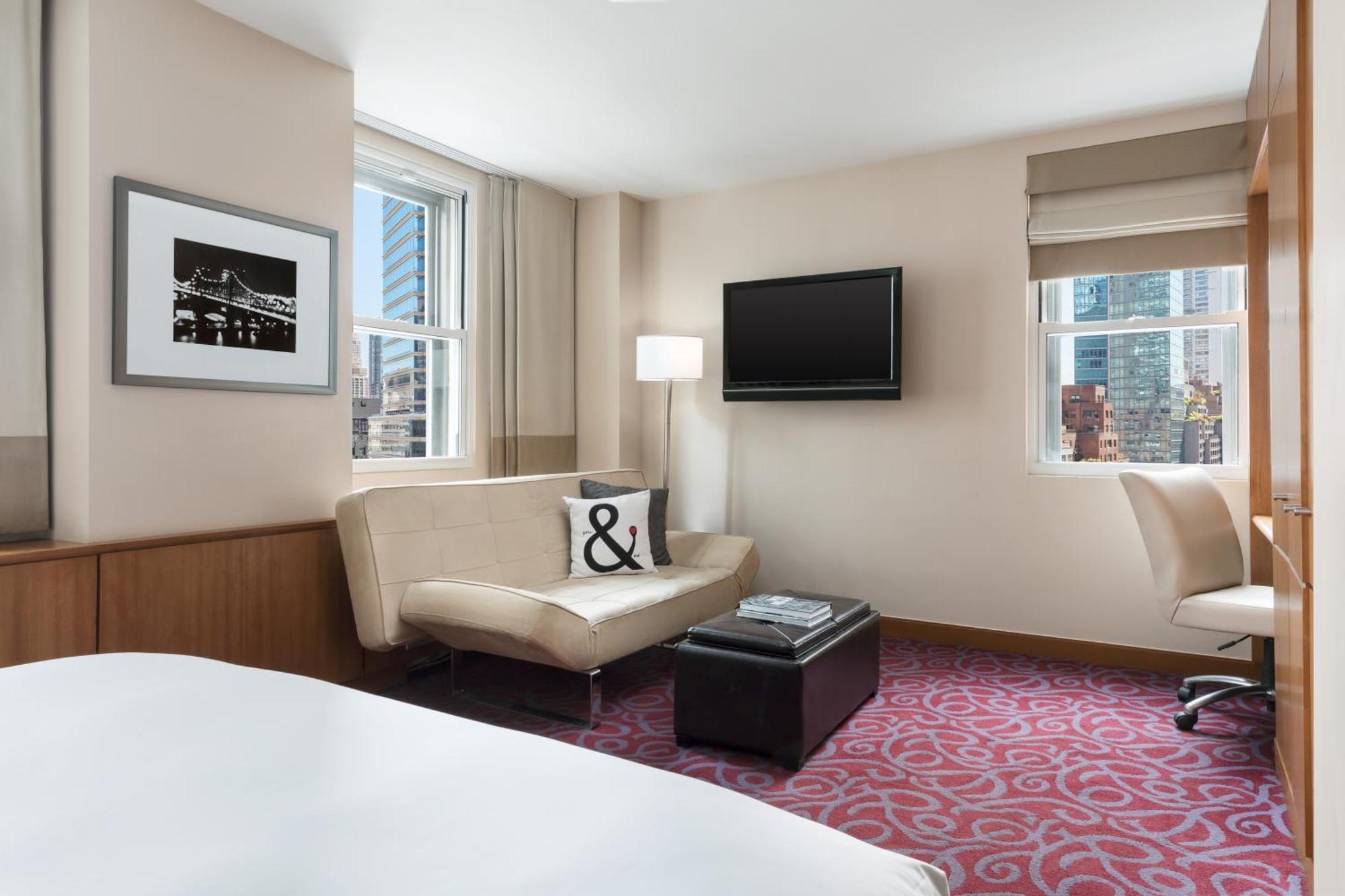57 Hotel 4*